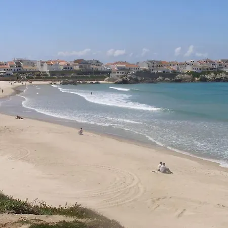 Spacious Close To Beach Holiday home